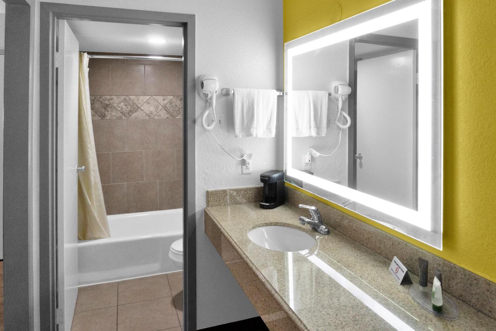 Econo Lodge Carlsbad Caverns Area Ngoại thất bức ảnh